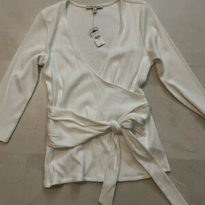 NWT (L) Express White wrap blouse fitted and stretch material